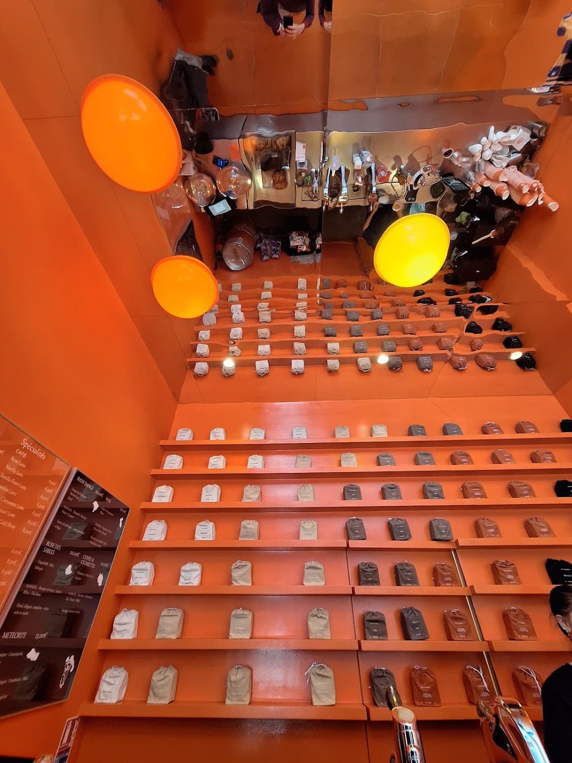 Café Nuances - Rue de la Tremoille, specialty coffee shop in Paris (photo 7)