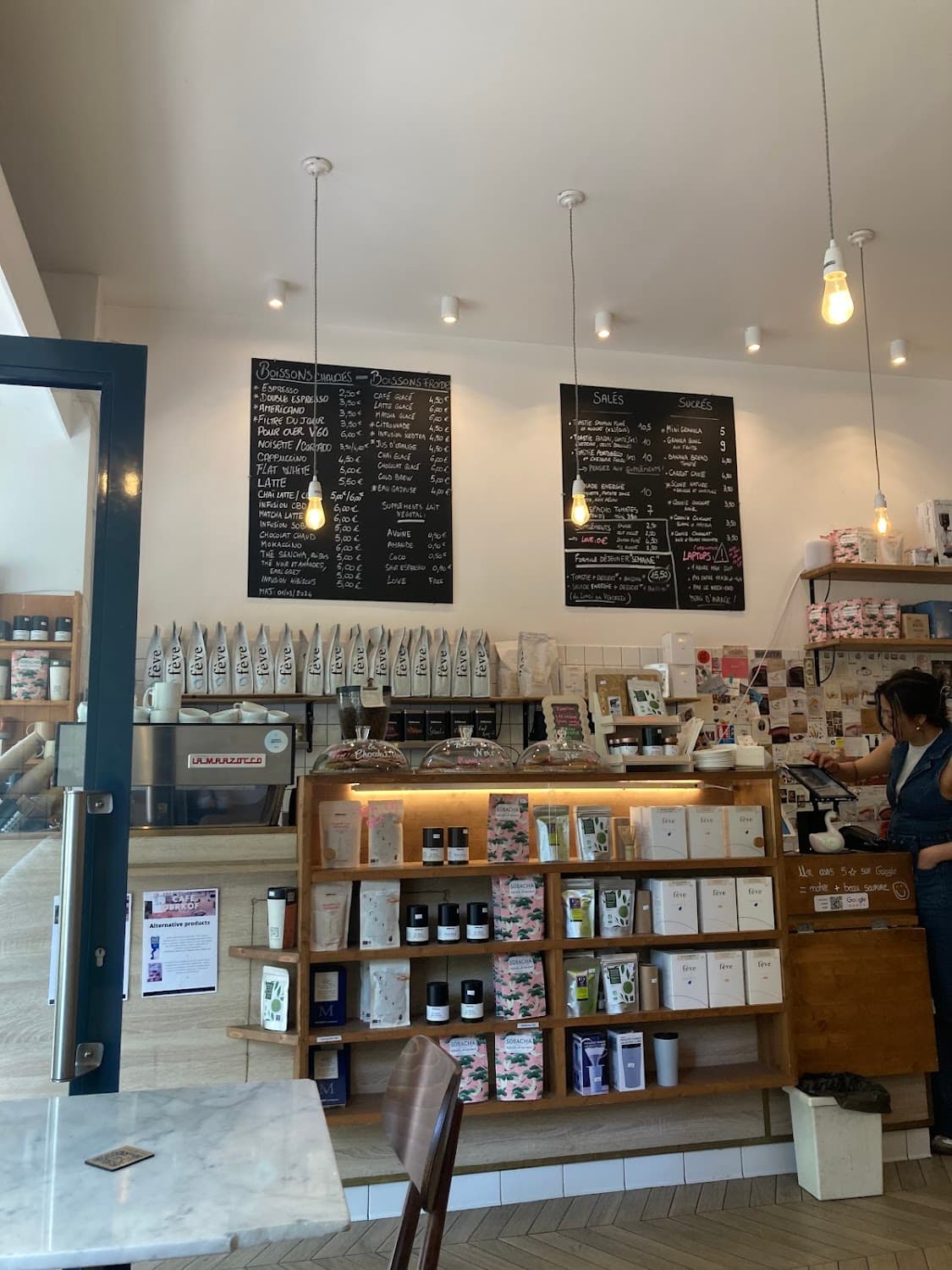 Café Obrkof — specialty coffee shop in Paris (photo 3)