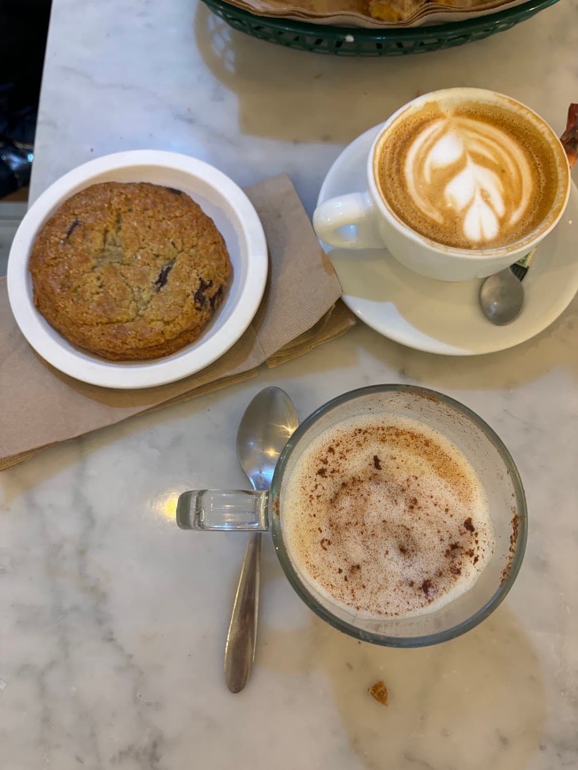 Café Obrkof — specialty coffee shop in Paris (photo 1)