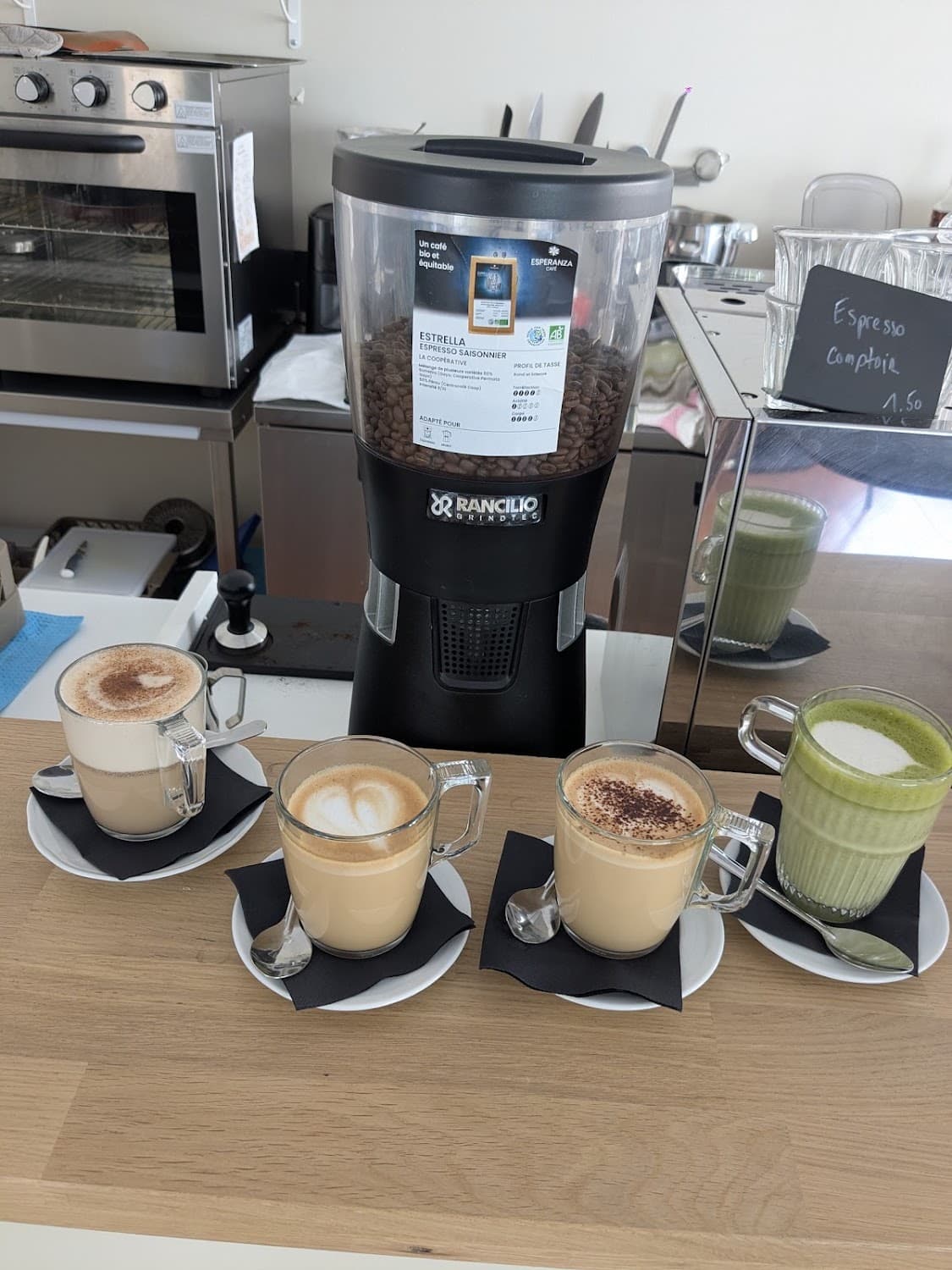 Café Pépées, specialty coffee shop in Paris (photo 7)