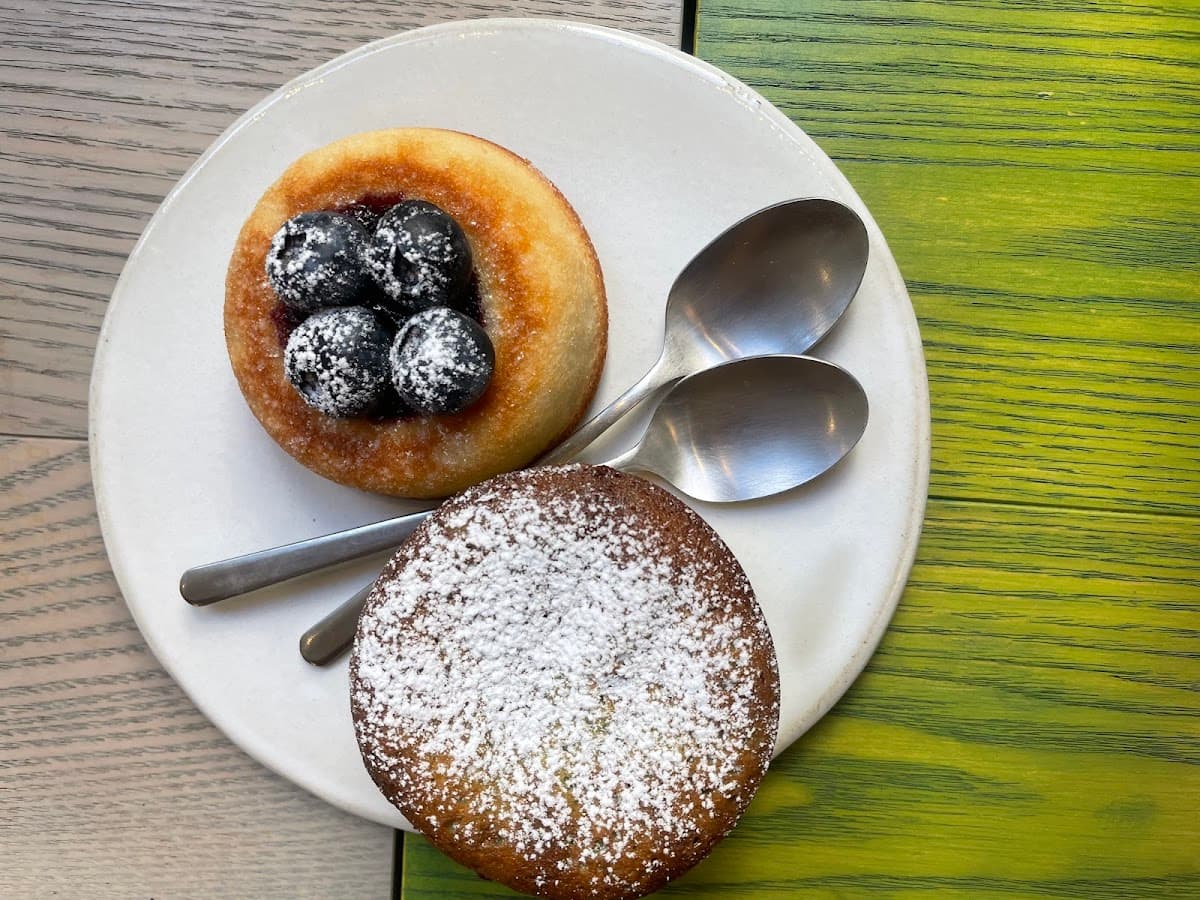 CAFÉ SHIN - Rue des Petites Écuries, specialty coffee shop in Paris (photo 8)