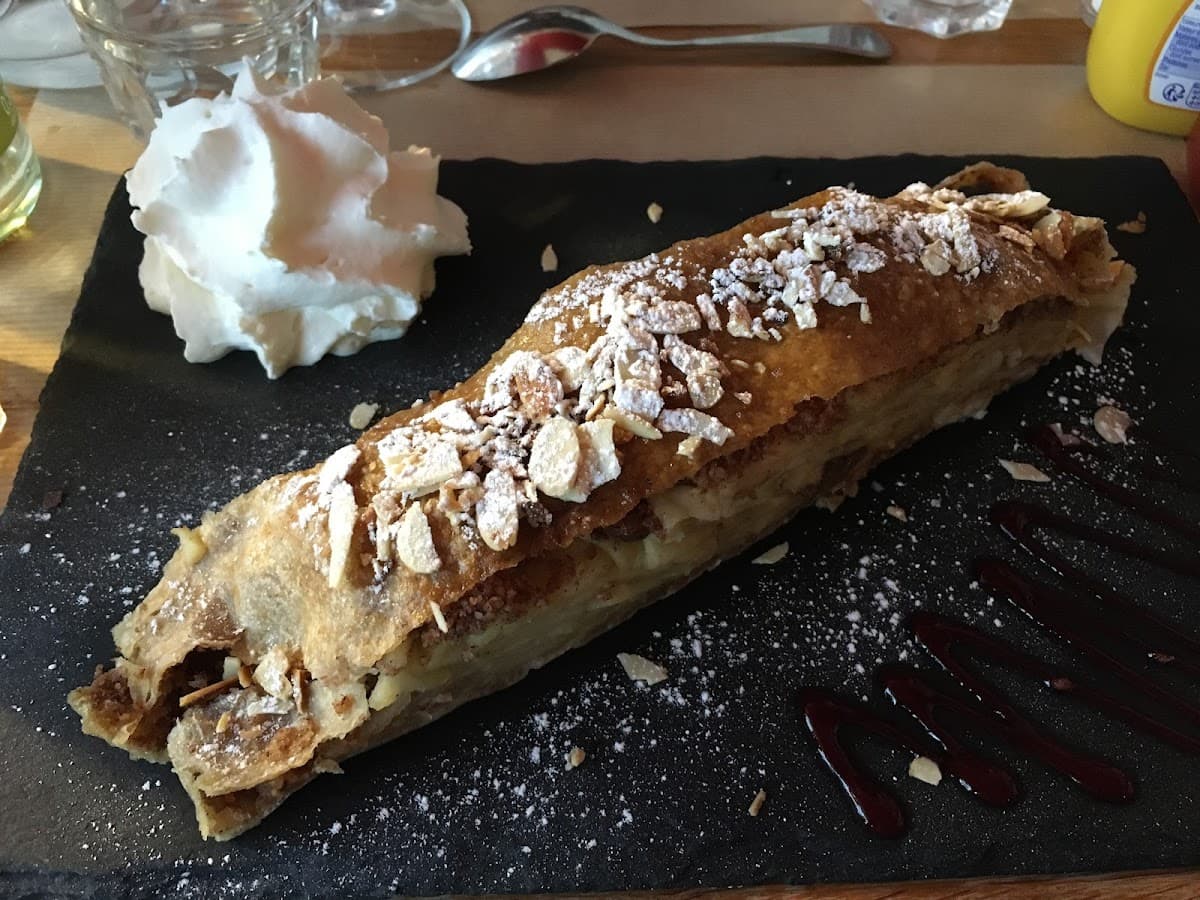 Café titon — specialty coffee shop in Paris (photo 1)