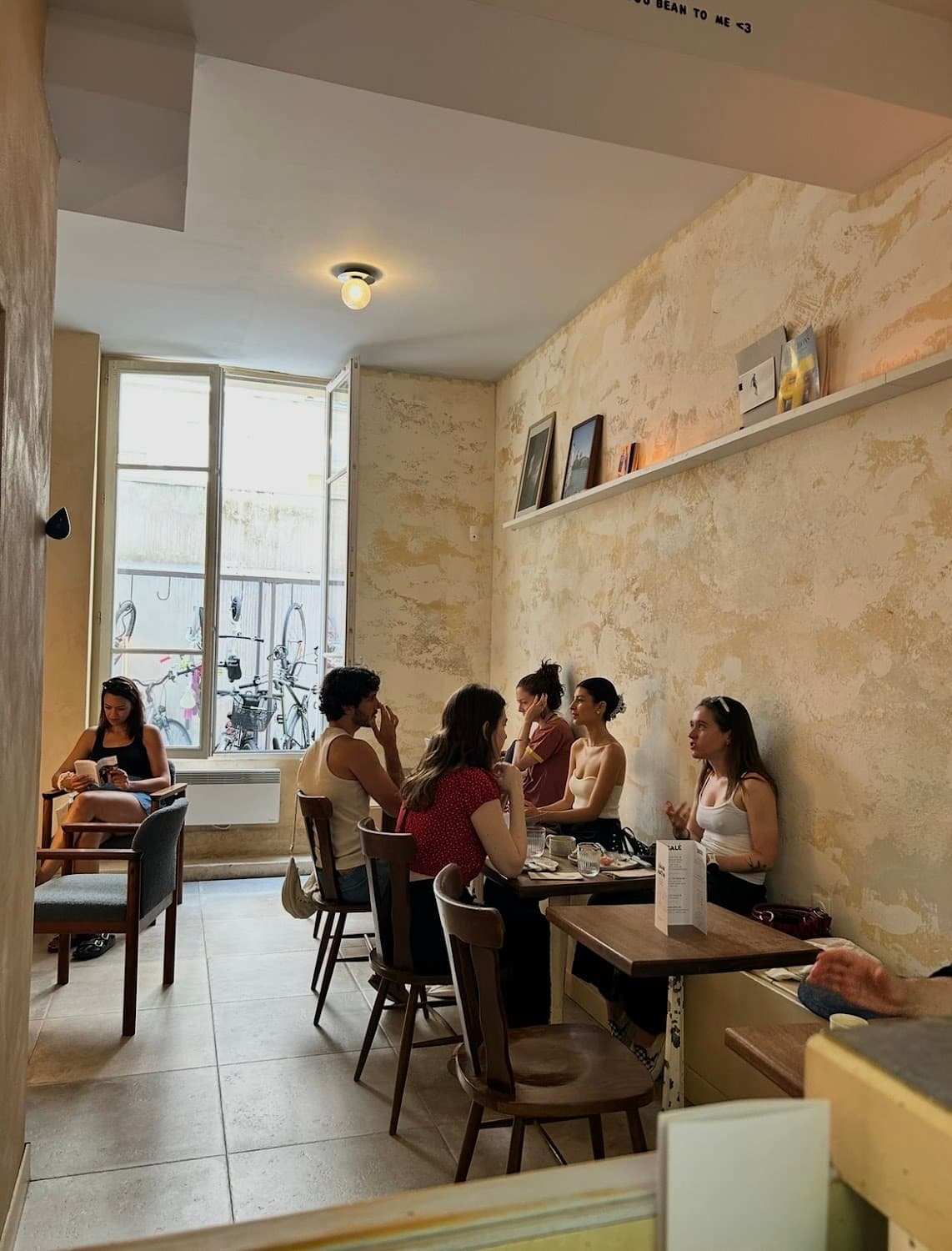 Câlin Matin — specialty coffee shop in Paris (photo 1)