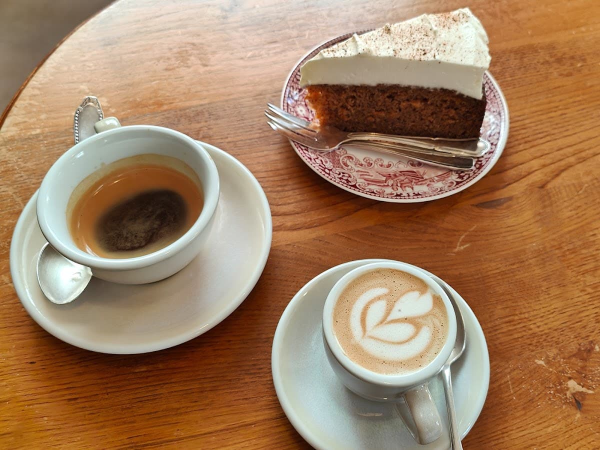 Candle Kids Coffee — specialty coffee shop in Paris (photo 7)