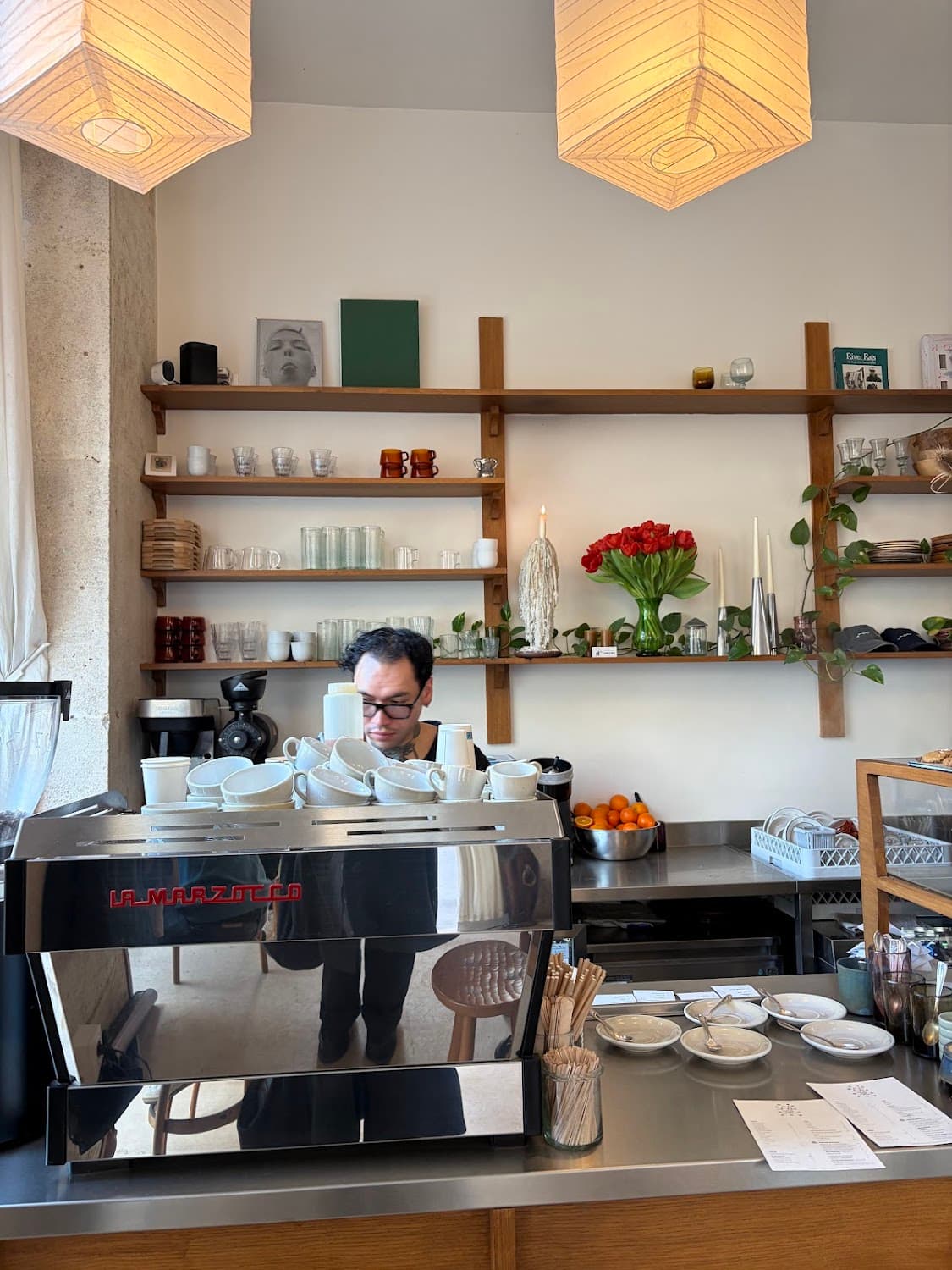 Candle Kids Coffee, specialty coffee shop in Paris