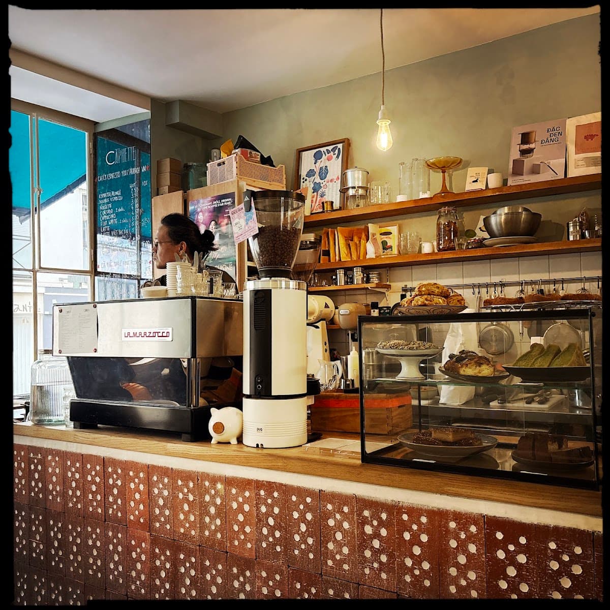 Caphette — specialty coffee shop in Paris (photo 2)