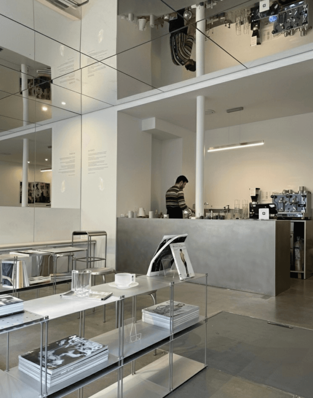 Capturism Studio x Café — specialty coffee shop in Paris (photo 3)