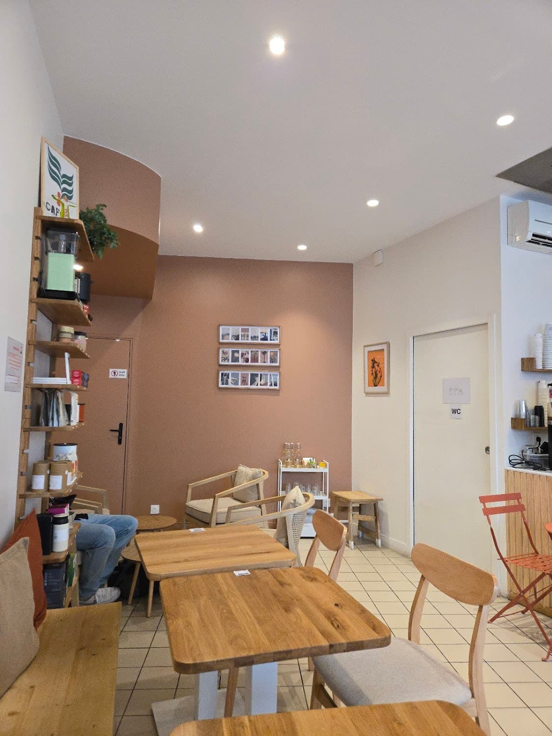 CASA CAFE — specialty coffee shop in Paris (photo 4)