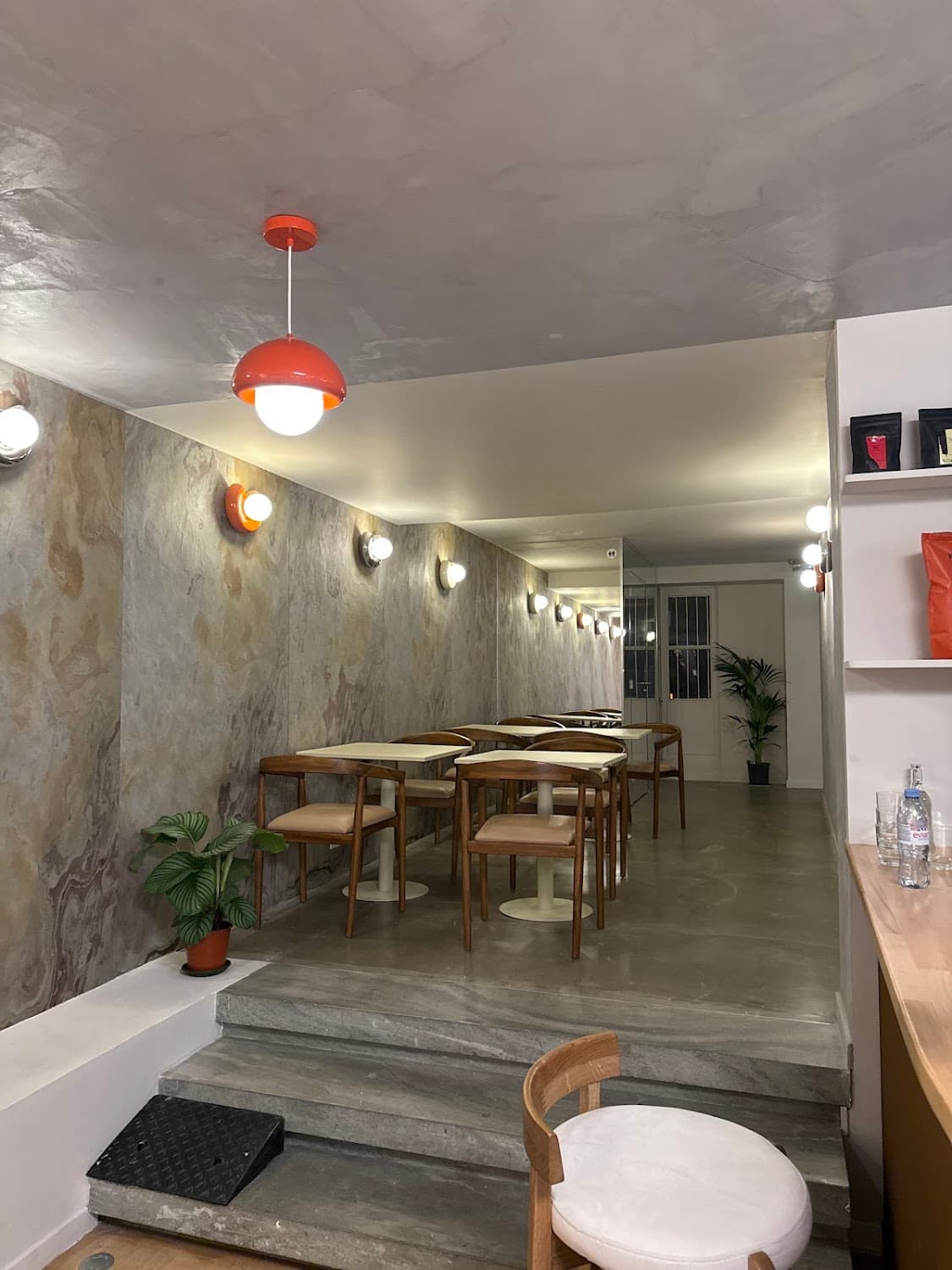 CAUA Coffee — specialty coffee shop in Paris (photo 5)
