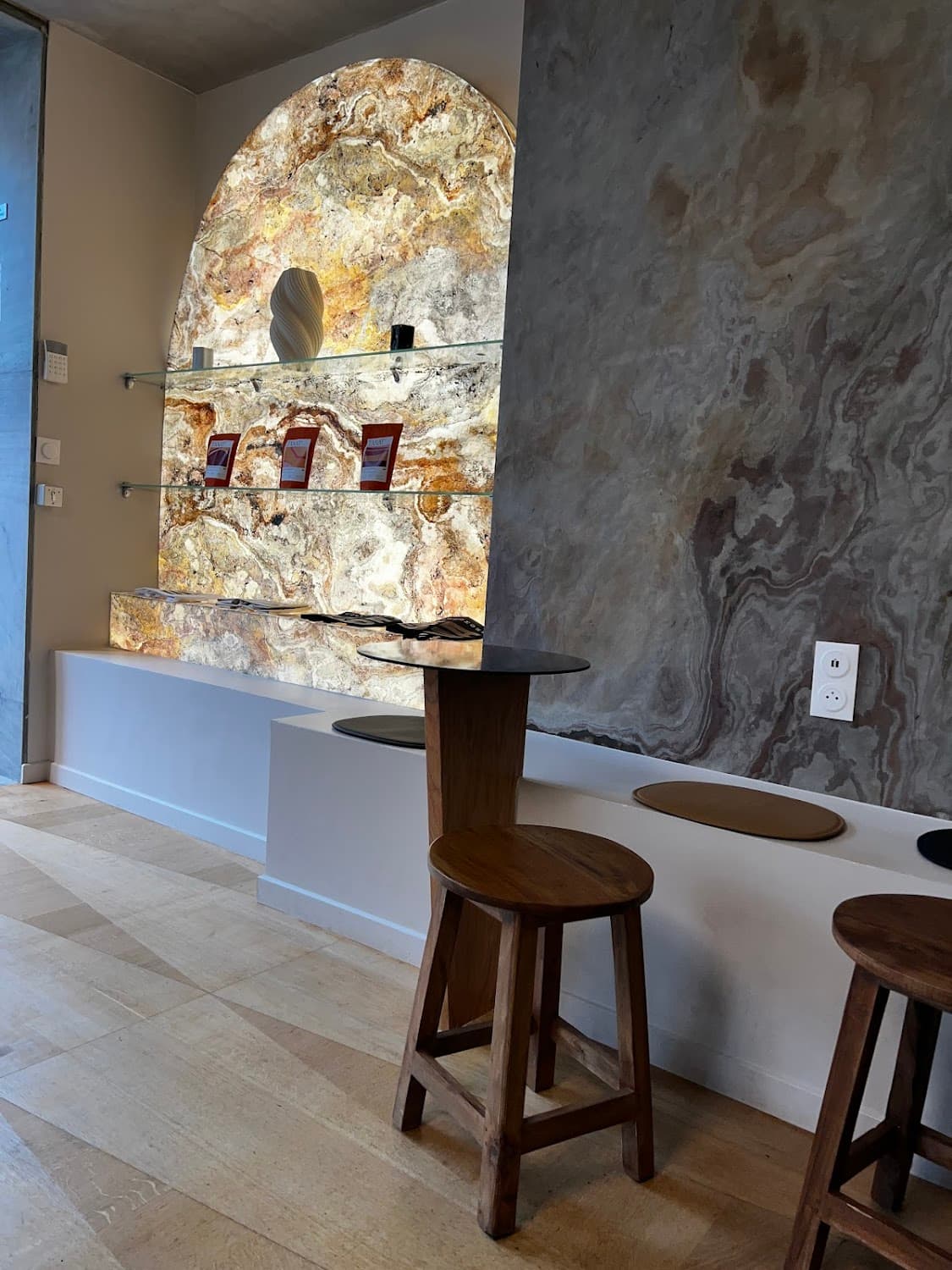 CAUA Coffee — specialty coffee shop in Paris (photo 3)