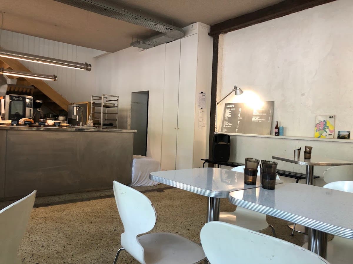 Chaize — specialty coffee shop in Paris (photo 6)