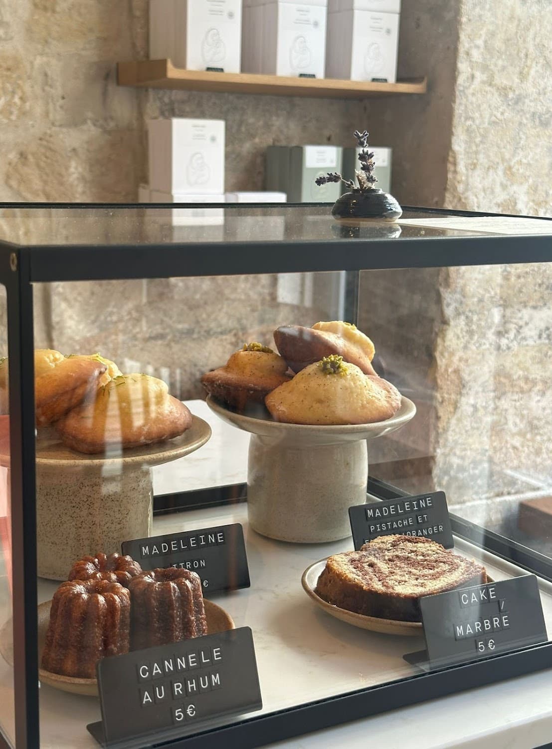 Clove — specialty coffee shop in Paris (photo 1)