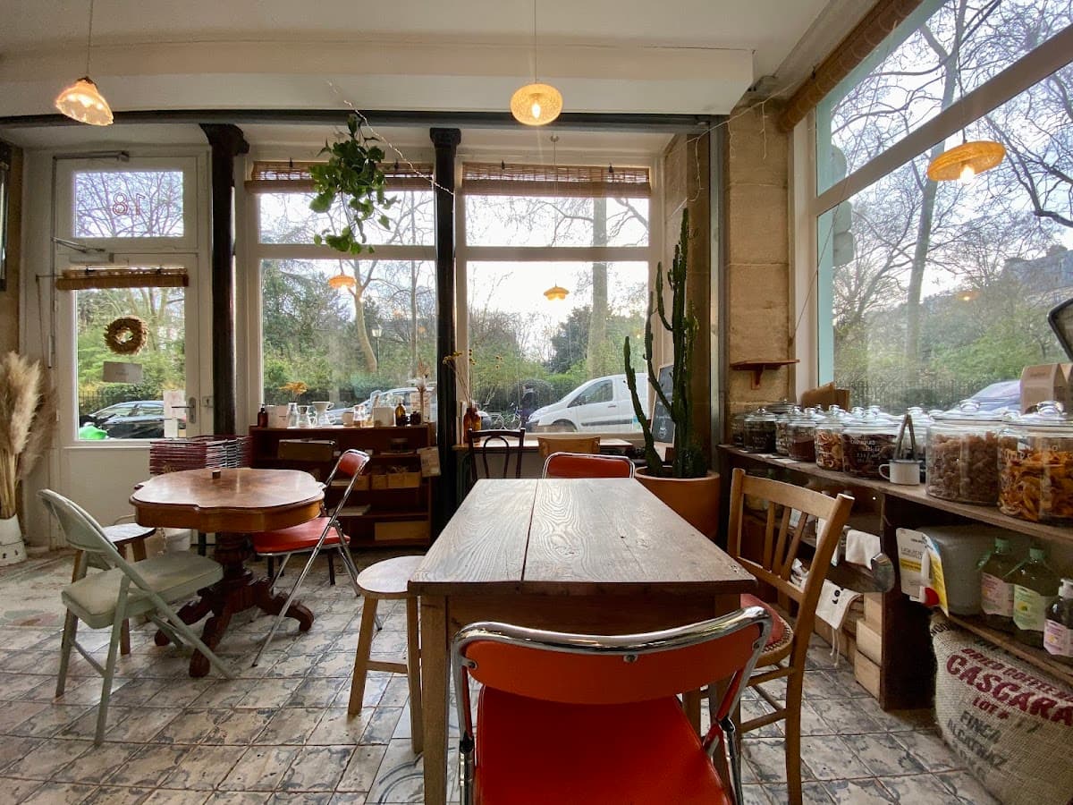 COEUR healthy epicerie — specialty coffee shop in Paris (photo 4)