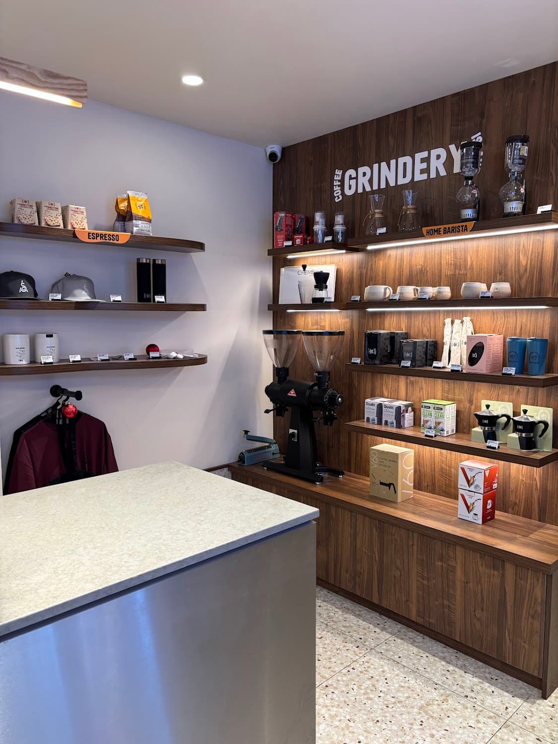 Coffee Island — specialty coffee shop in Paris (photo 7)