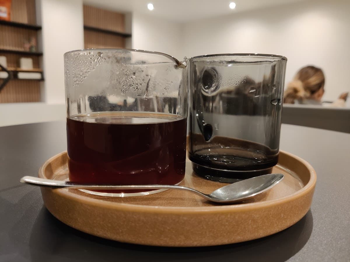 Coffee Ya — specialty coffee shop in Paris (photo 4)