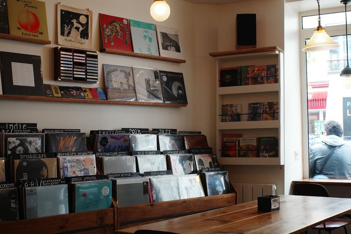 COMETS · Café & disques — specialty coffee shop in Paris (photo 3)