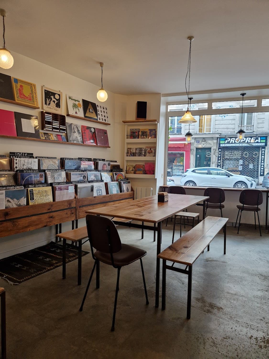 COMETS · Café & disques — specialty coffee shop in Paris (photo 1)