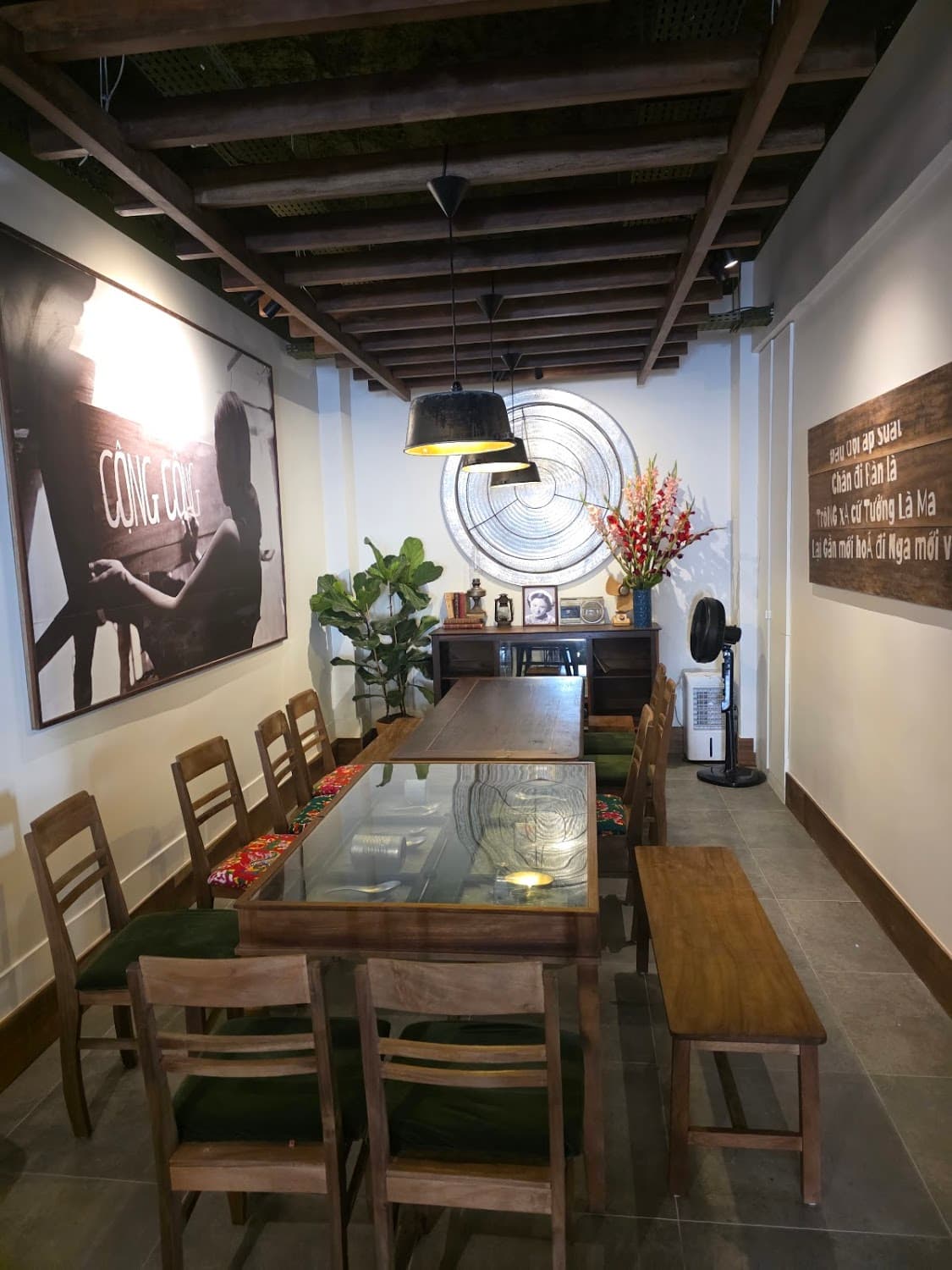 Công Câphê — specialty coffee shop in Paris (photo 2)