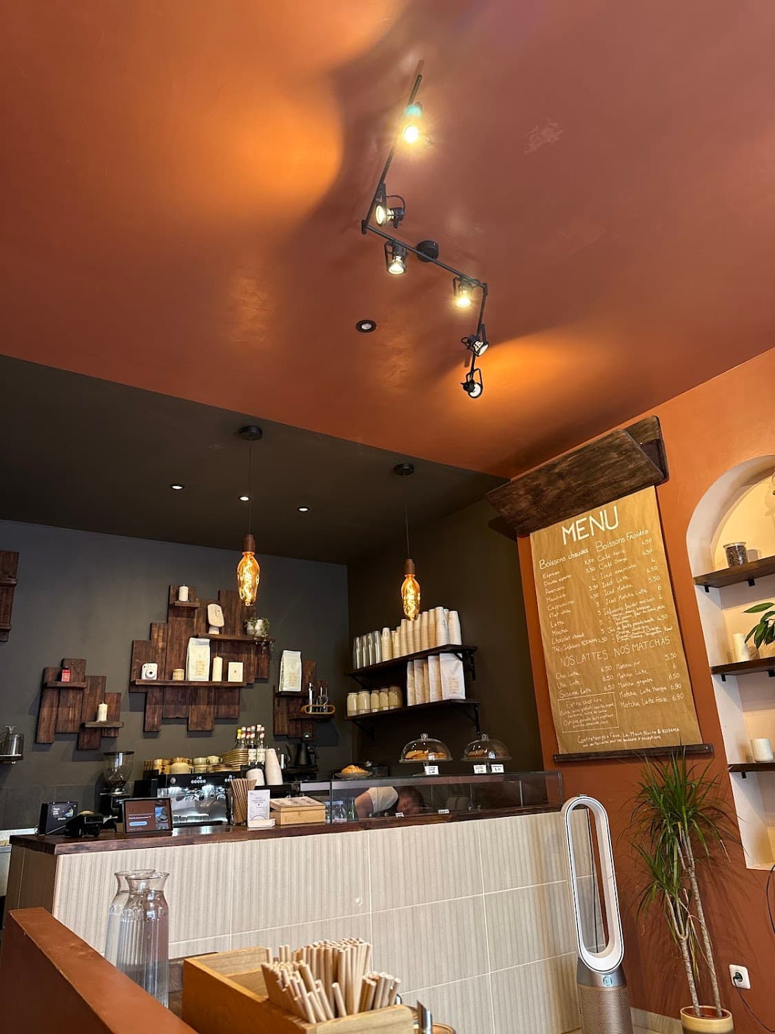 Contretemps — specialty coffee shop in Paris (photo 2)