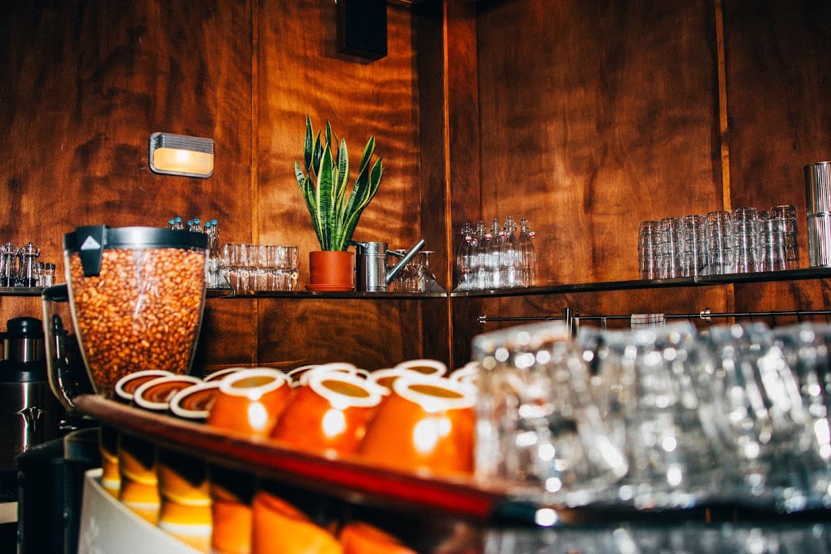Corner Coffee, specialty coffee shop in Paris (photo 7)