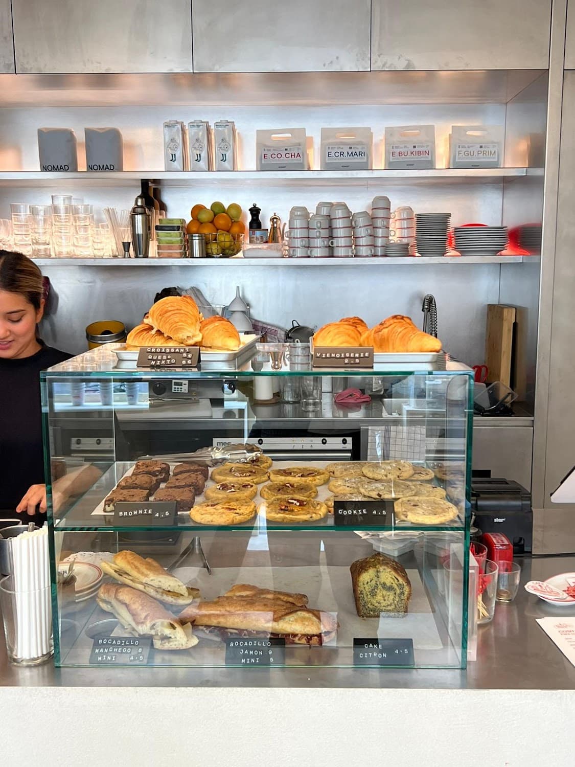 Cortado, specialty coffee shop in Paris (photo 8)