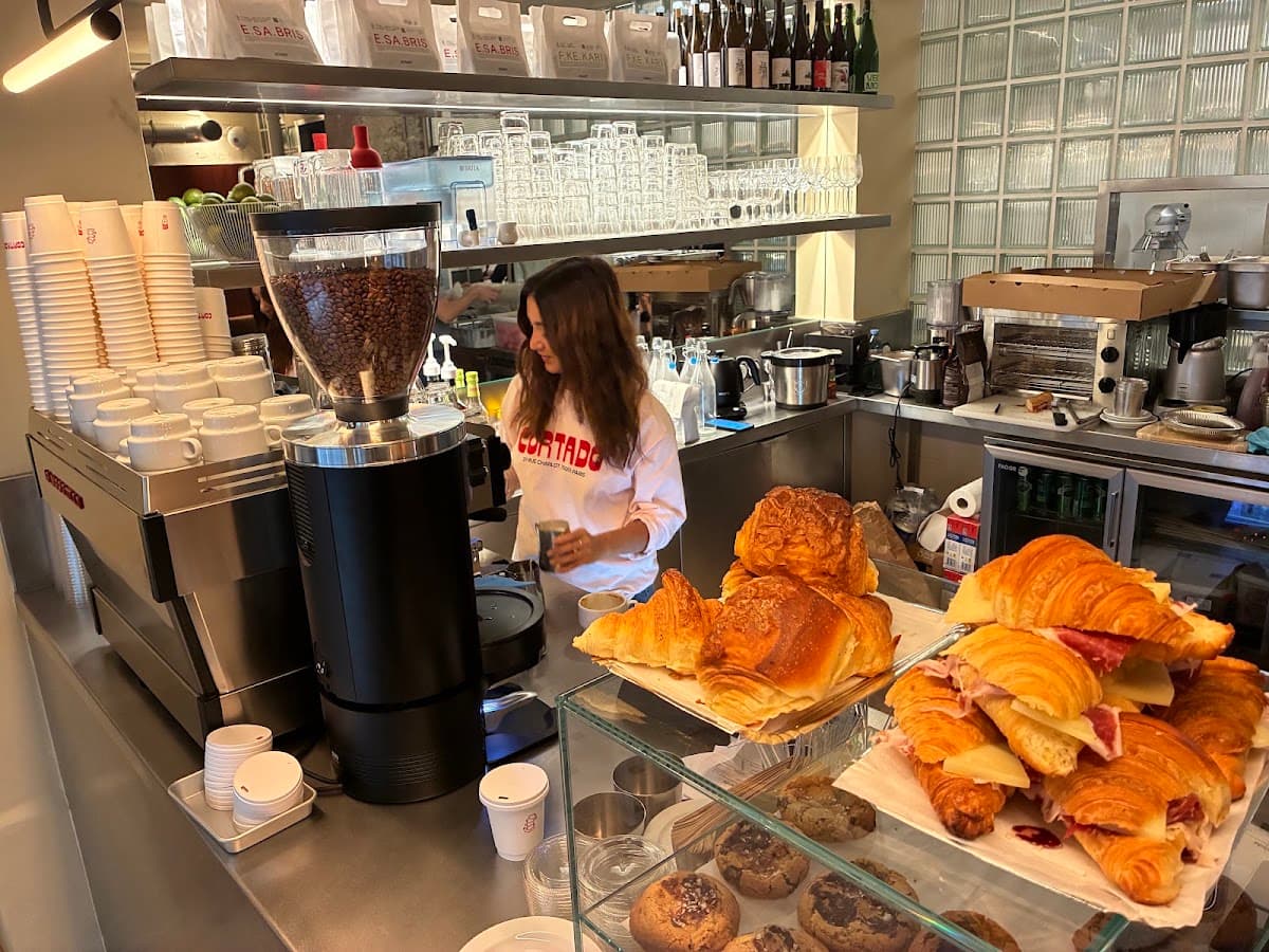 CORTADO CAFÉ - Mazarine, specialty coffee shop in Paris (photo 4)