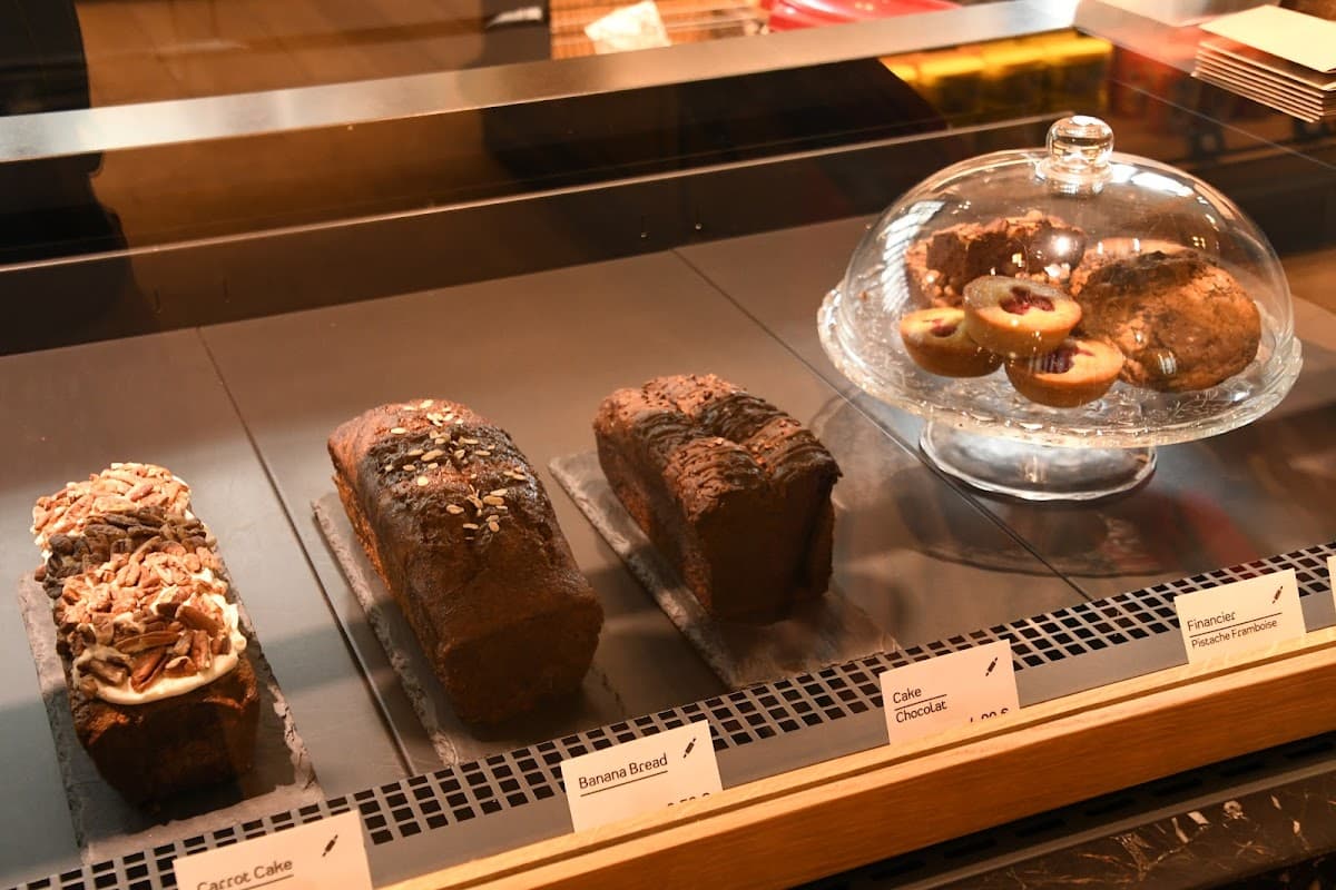 Coutume - Rue de Passy, specialty coffee shop in Paris (photo 8)