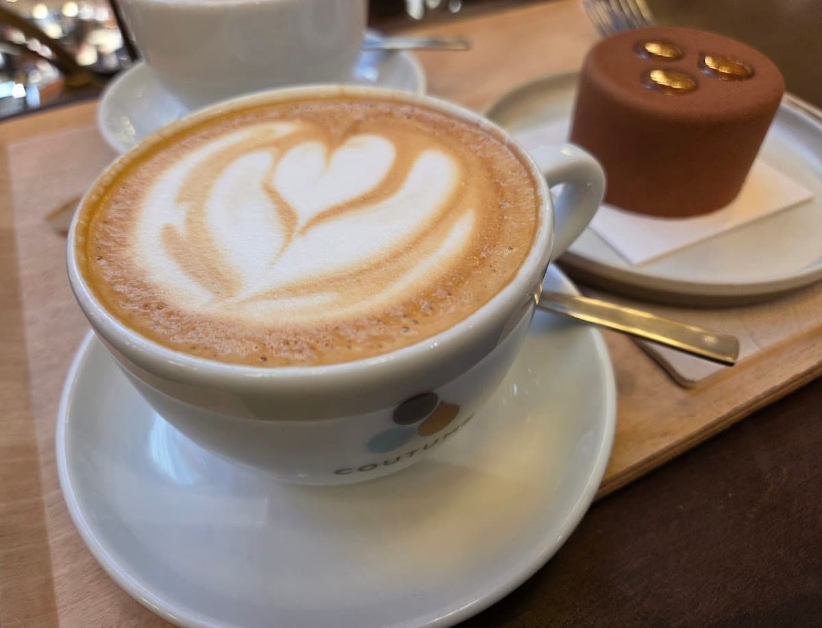 Coutume - Galeries Lafayette — specialty coffee shop in Paris (photo 2)