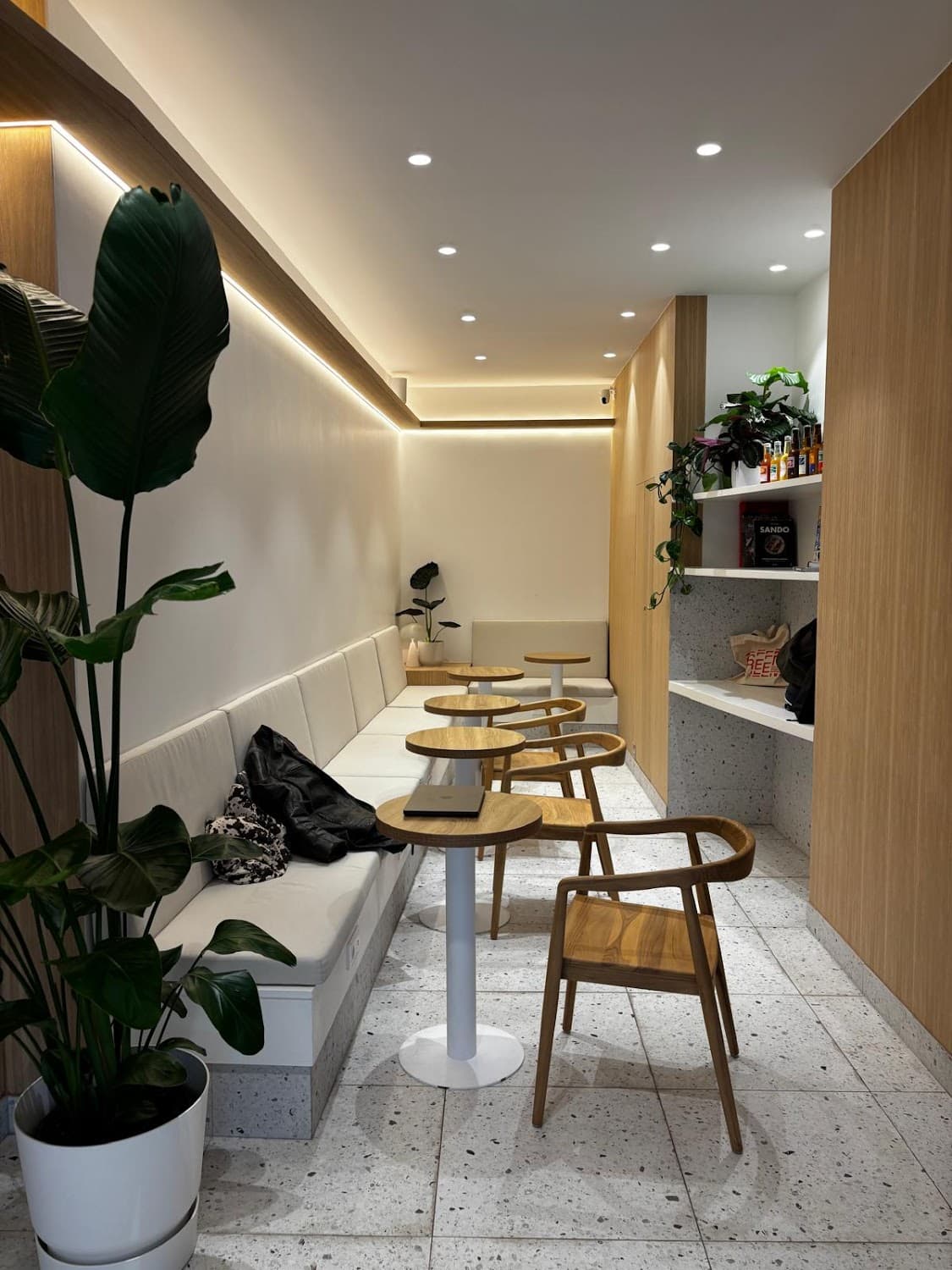 Creem Coffee Shop – Bastille / Marais — specialty coffee shop in Paris (photo 6)