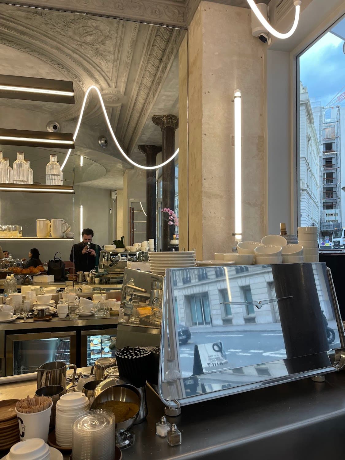 CULT, specialty coffee shop in Paris