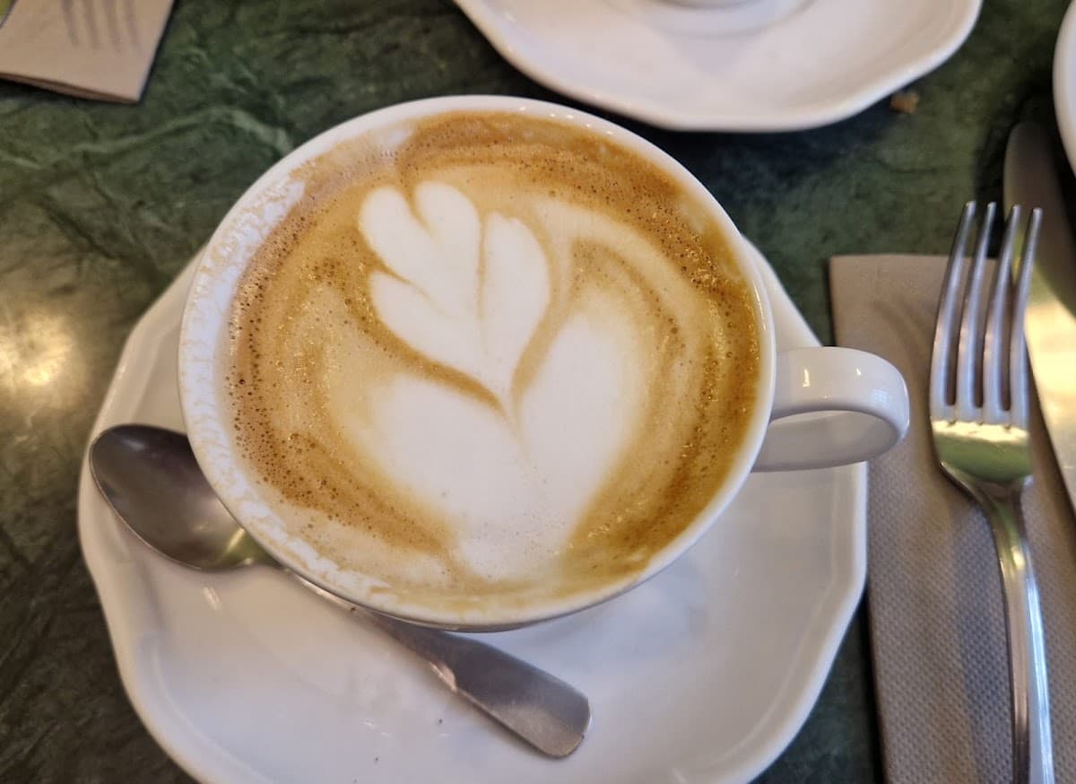 Cuppa Gallery, specialty coffee shop in Paris (photo 6)