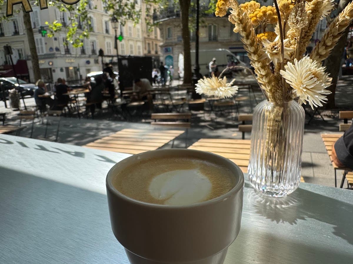Cuvée Noire - Rue des Martyrs, specialty coffee shop in Paris (photo 3)