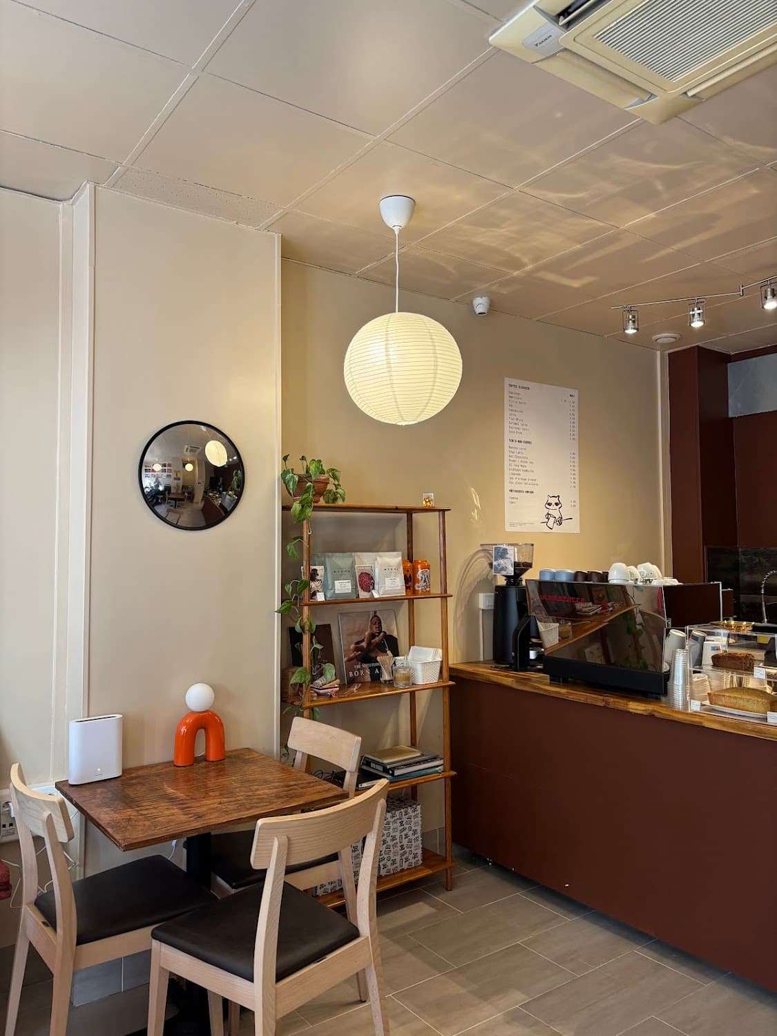 Cypher Coffee Shop — specialty coffee shop in Paris (photo 5)