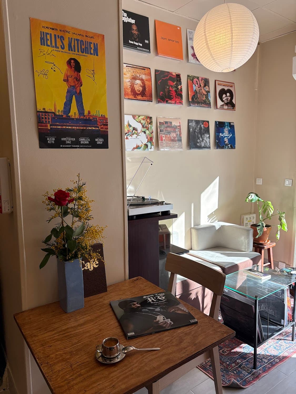 Cypher Coffee Shop — specialty coffee shop in Paris (photo 2)