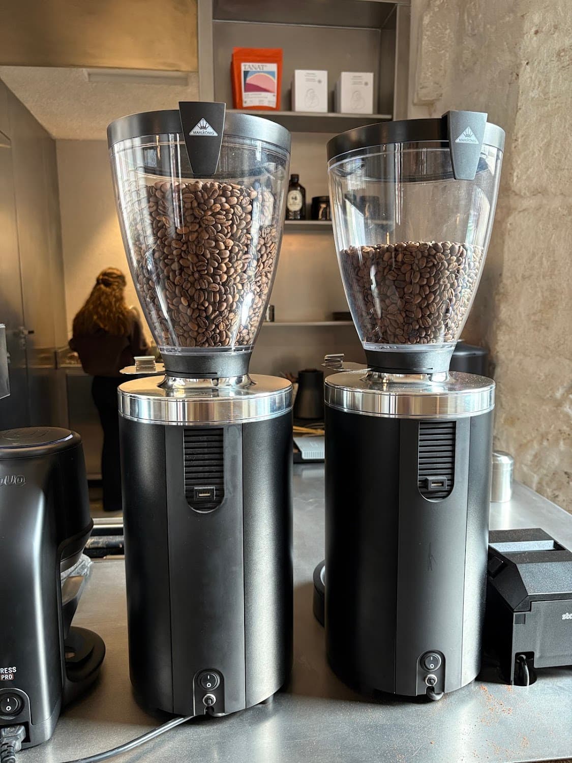 DAARK³ — specialty coffee shop in Paris (photo 2)