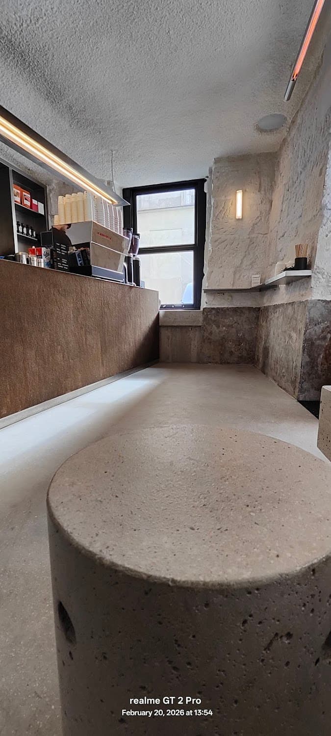 DAARK³ — specialty coffee shop in Paris (photo 1)
