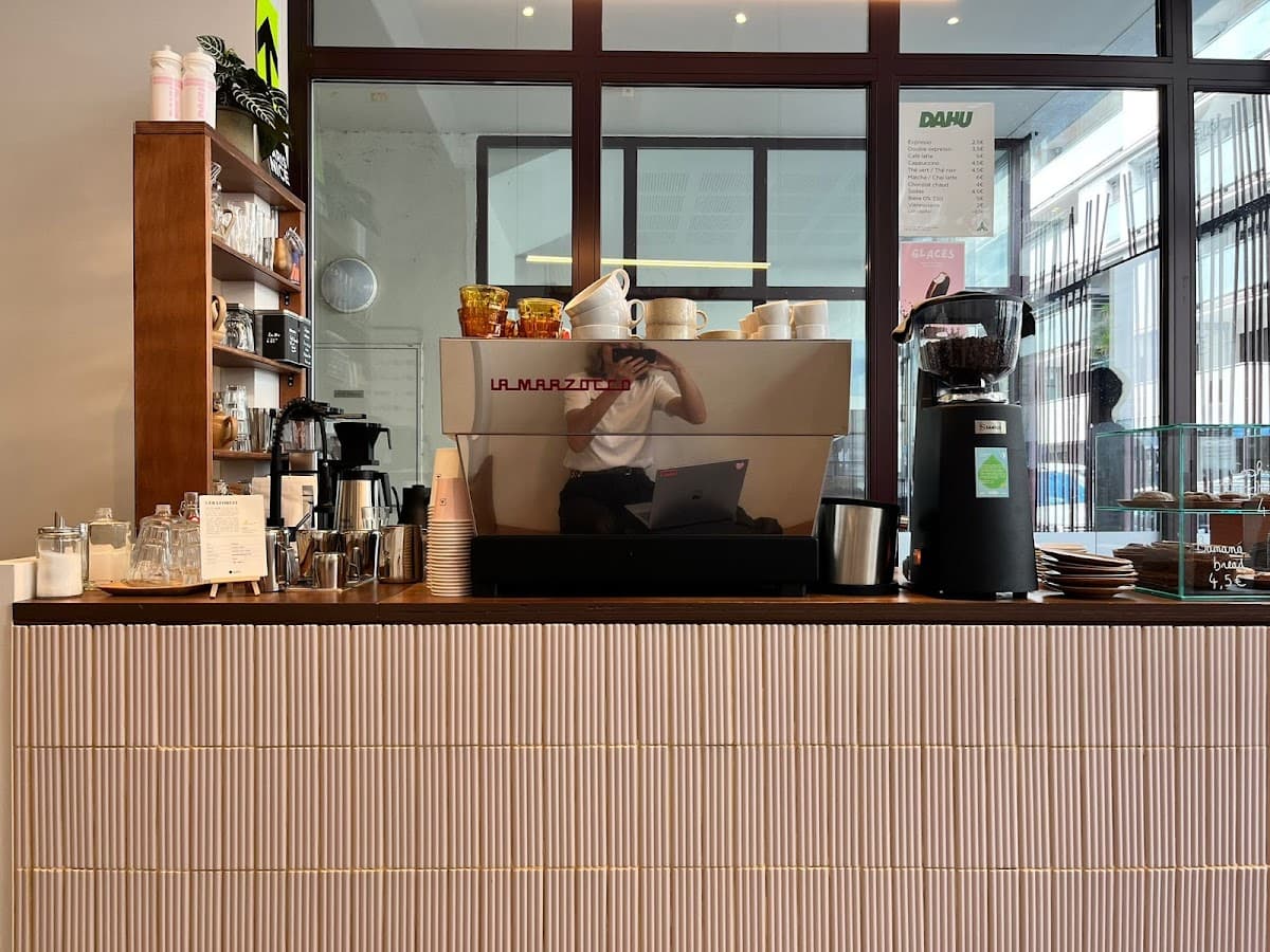 DAHU - Café & Atelier Vélo — specialty coffee shop in Paris (photo 4)