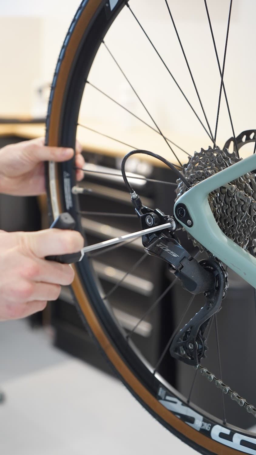DAHU - Café & Atelier Vélo — specialty coffee shop in Paris (photo 1)
