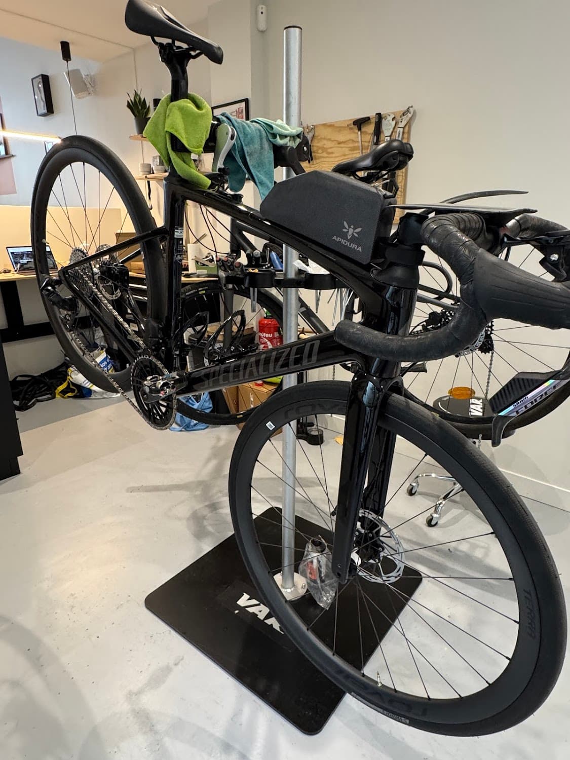 DAHU - Café & Atelier Vélo — specialty coffee shop in Paris (photo 3)