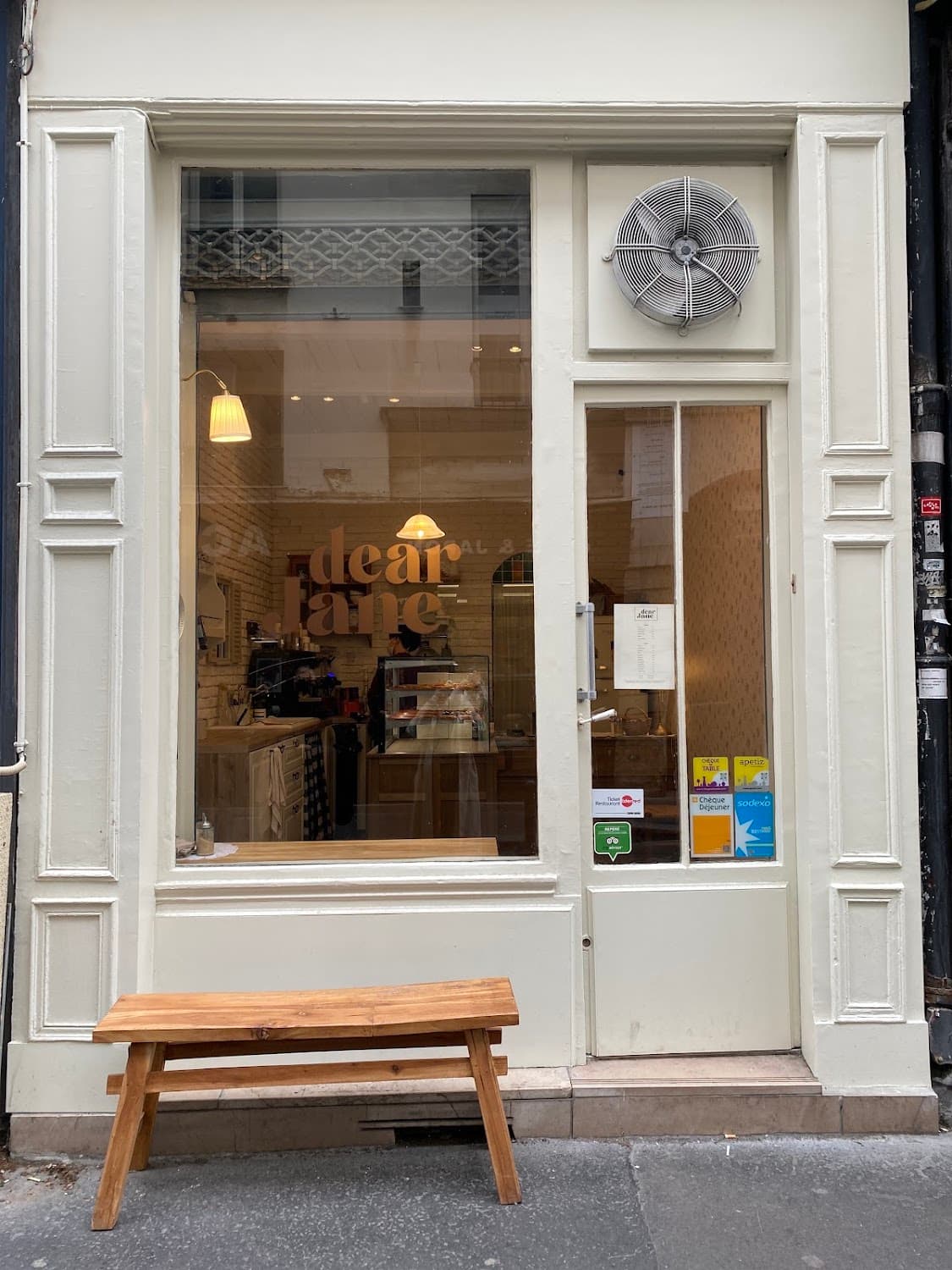 dear Jane, specialty coffee shop in Paris