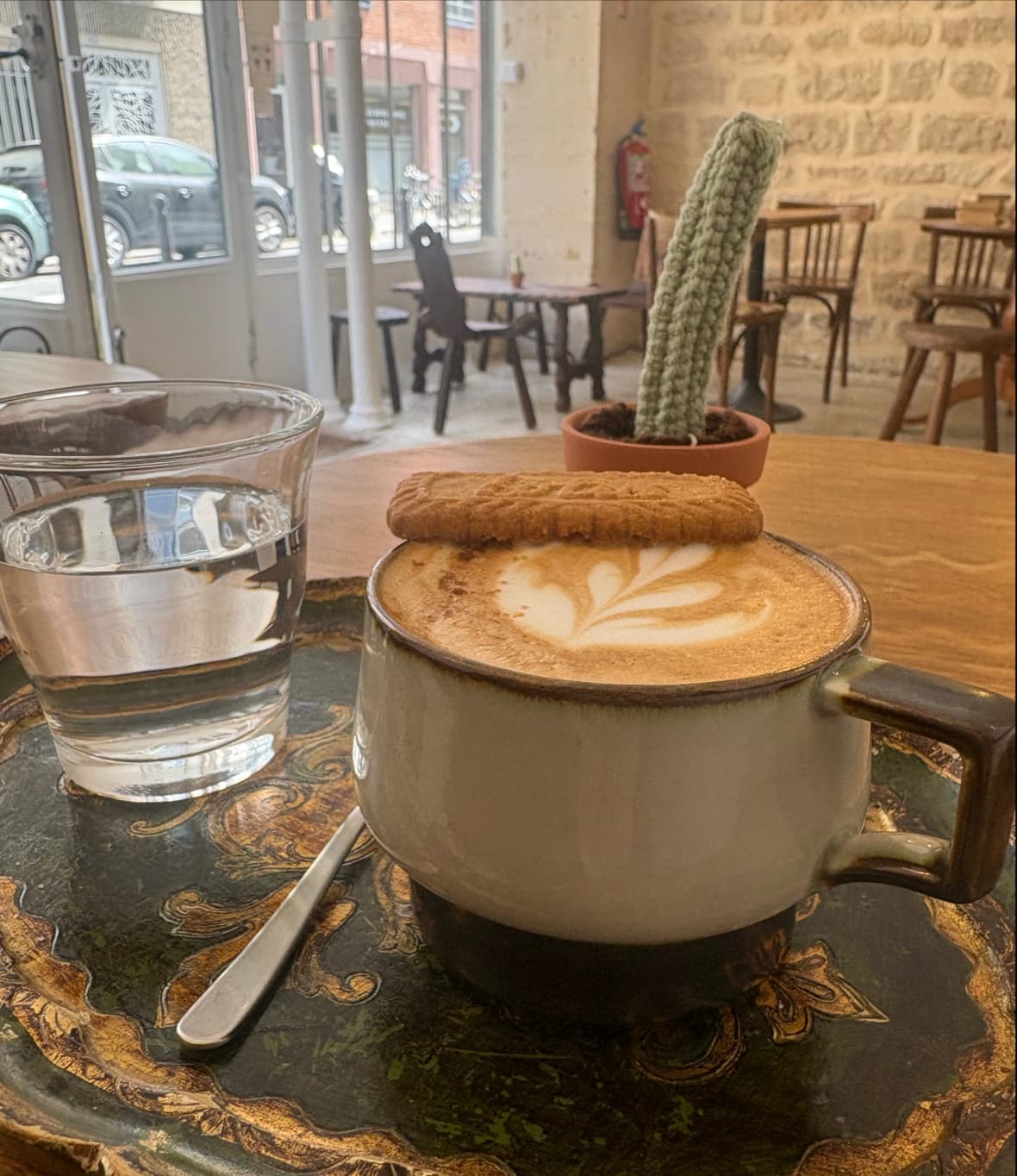 emm… café, specialty coffee shop in Paris (photo 2)
