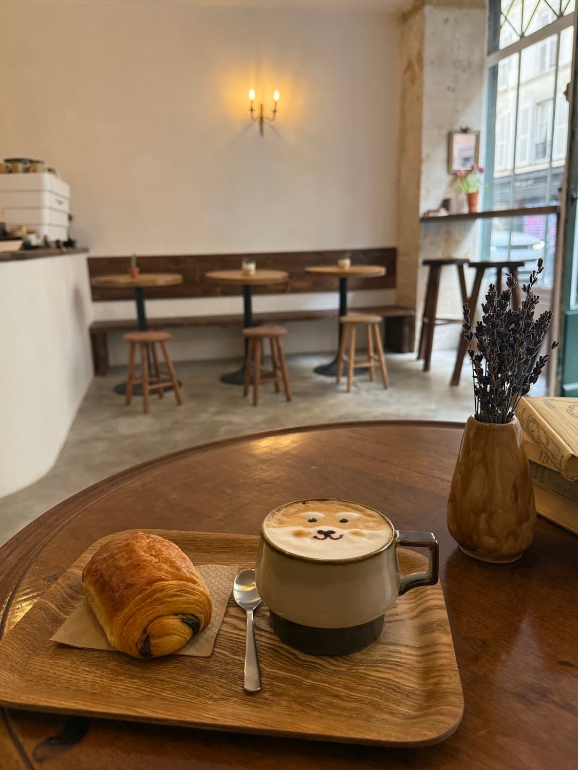 emm… café, specialty coffee shop in Paris (photo 8)