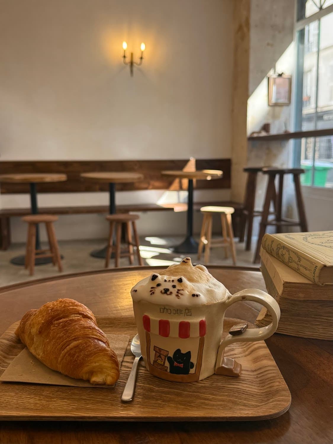 emm… café, specialty coffee shop in Paris (photo 7)