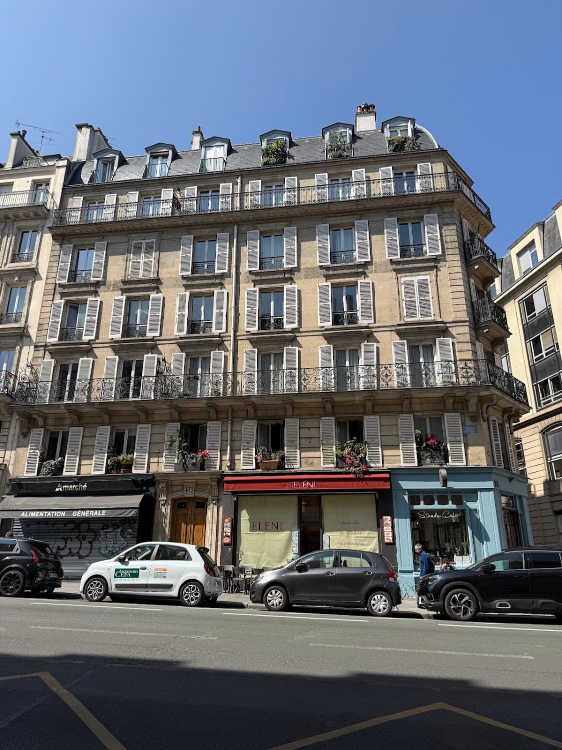 Flor de cafe — specialty coffee shop in Paris (photo 3)