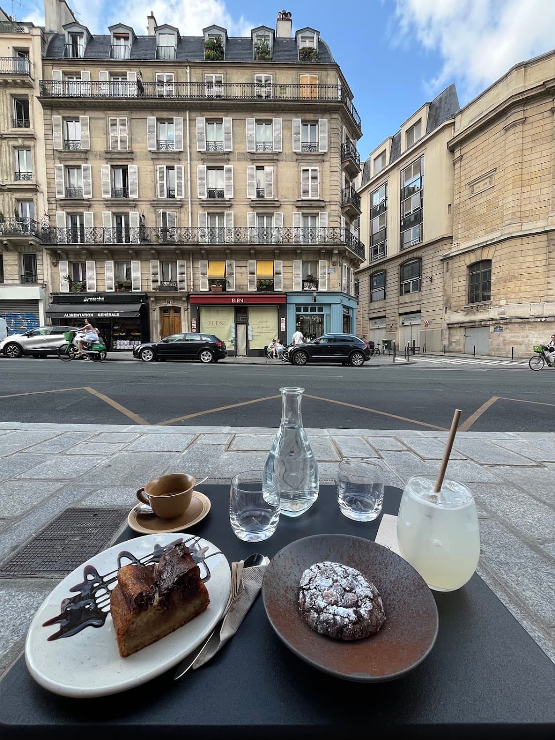 Flor de cafe — specialty coffee shop in Paris (photo 4)