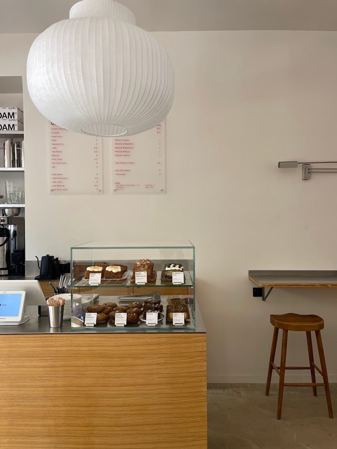 FOAM COFFEE — specialty coffee shop in Paris (photo 5)