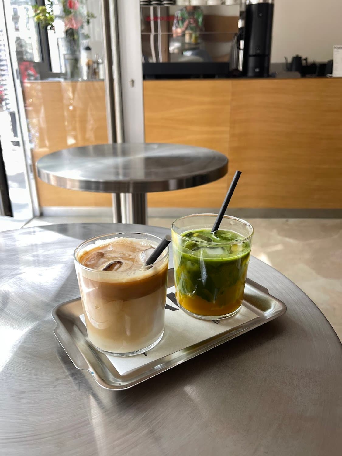 FOAM COFFEE — specialty coffee shop in Paris (photo 4)
