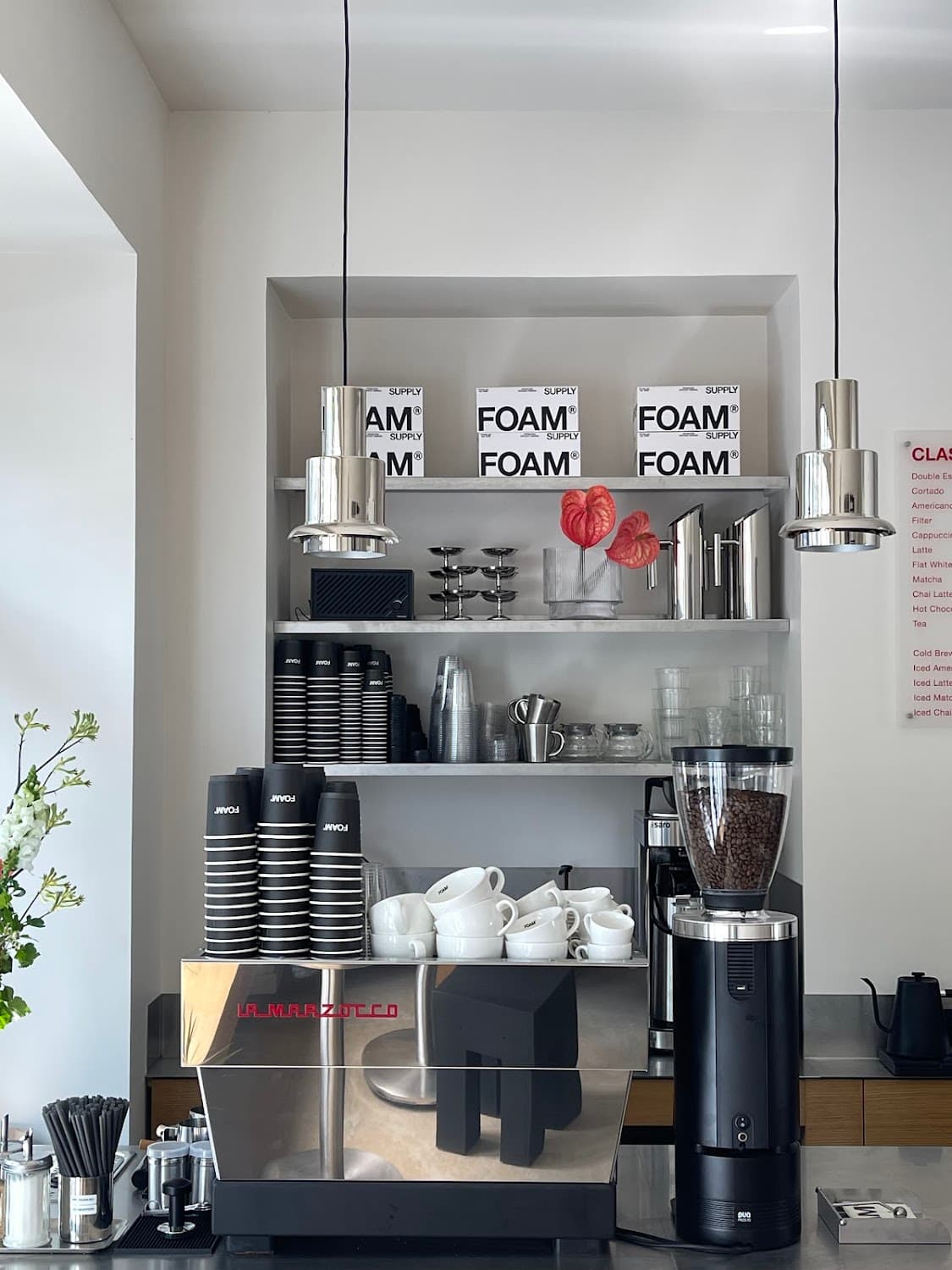 FOAM COFFEE — specialty coffee shop in Paris (photo 6)