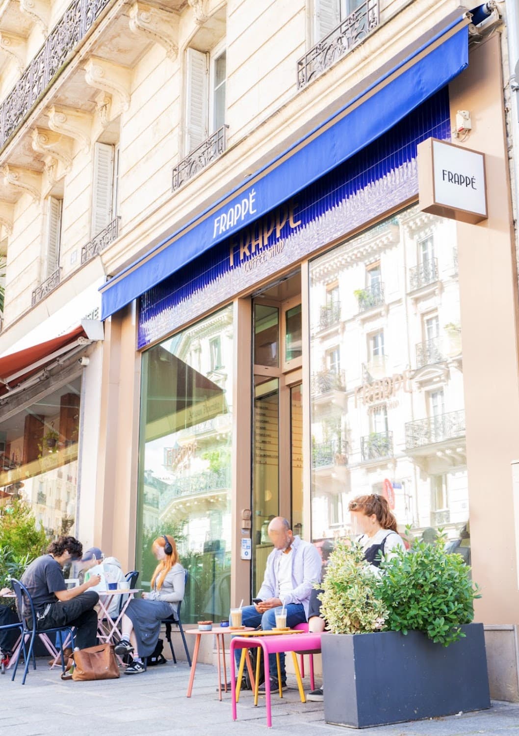 Frappé — specialty coffee shop in Paris (photo 3)