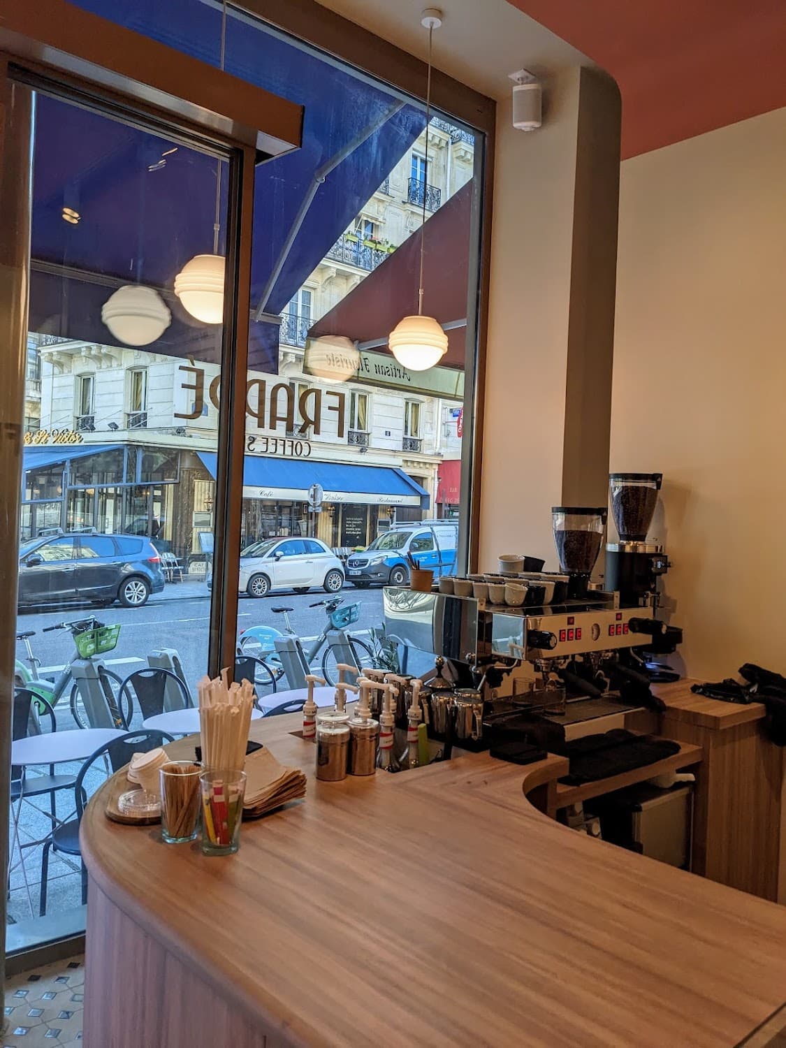 Frappé, specialty coffee shop in Paris (photo 8)